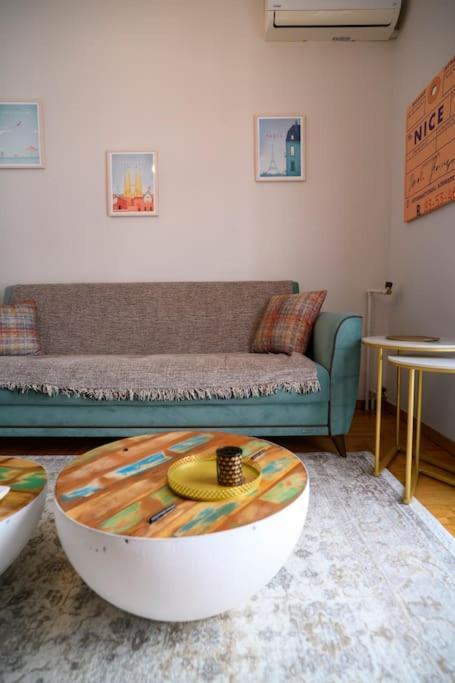 Bluexenia 1 Bedroom Retro Luxury Athena Bagian luar foto