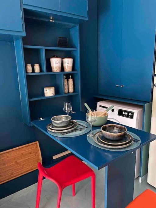 Bluexenia 1 Bedroom Retro Luxury Athena Bagian luar foto